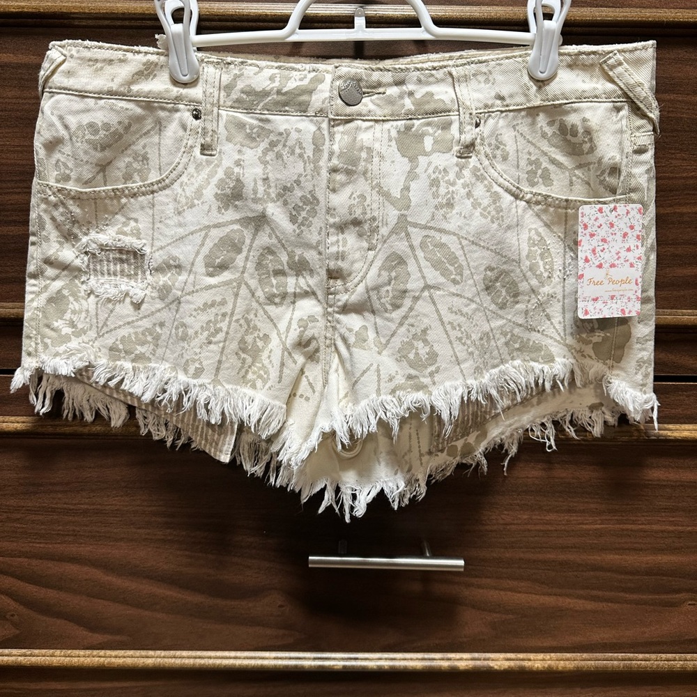 NWT Free People Jean Shorts Size 31